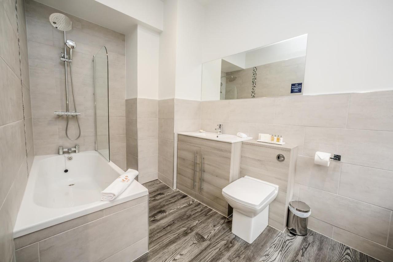 Stay Hotel Huddersfield Bagian luar foto